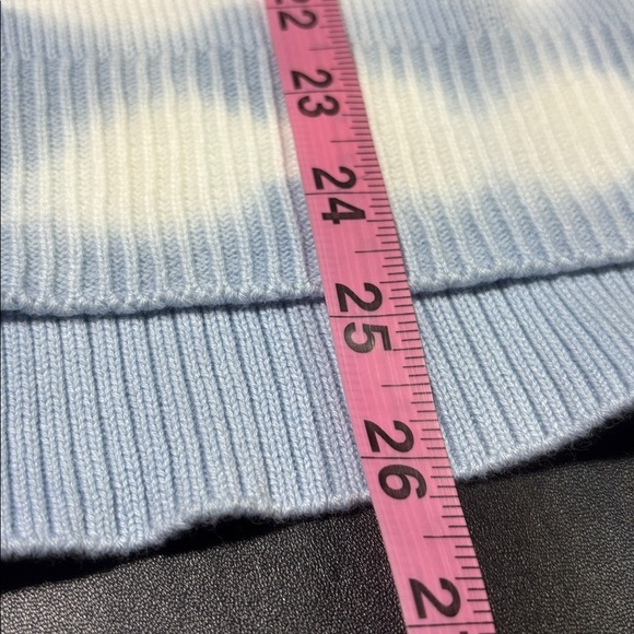 Design Story Knit Horizontal tie-dye stripe pullover sweater,slit sides - Picture 8 of 8